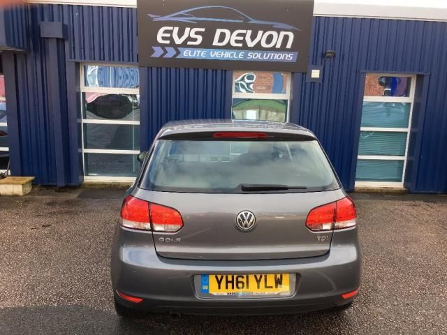 2011 Volkswagen Golf 1.6 TDi 5dr image 5