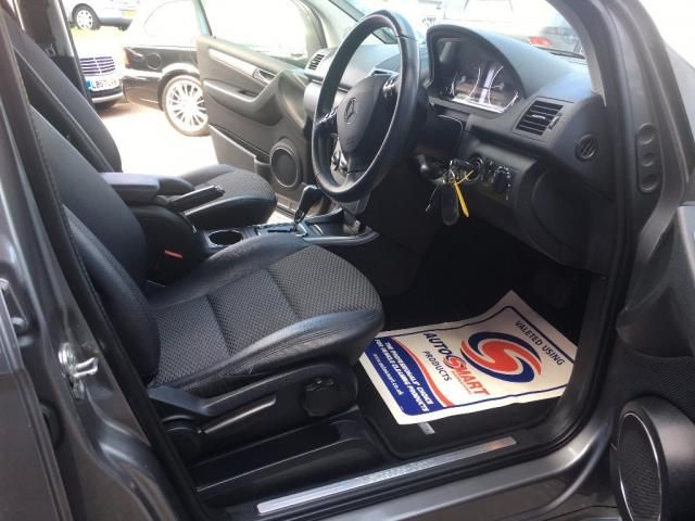 2010 Mercedes-Benz 1.7 A180 SE 5dr image 7