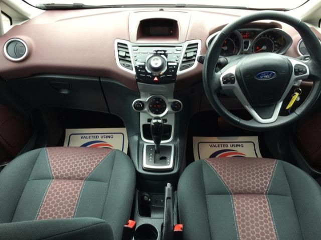 2011 Ford Fiesta 1.4 5dr image 9