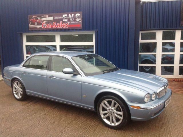 2006 Jaguar XJ V8 4dr image 1