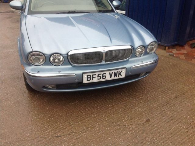2006 Jaguar XJ V8 4dr image 2
