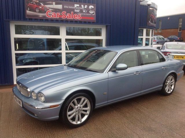 2006 Jaguar XJ V8 4dr image 3