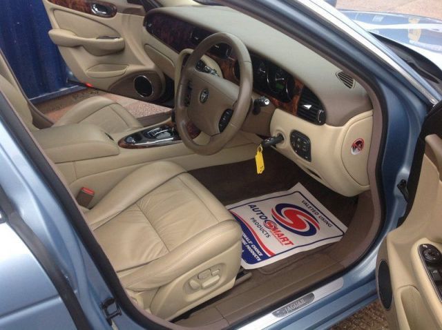 2006 Jaguar XJ V8 4dr image 5
