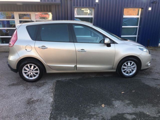 2010 Renault Scenic 1.5 dCi 5dr image 3