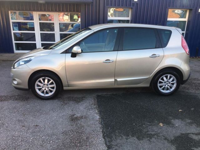 2010 Renault Scenic 1.5 dCi 5dr image 4