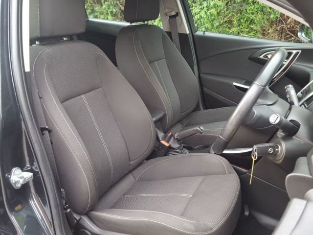 2013 Vauxhall Astra 1.7 SRI CDTI 5d image 7