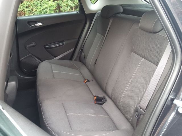 2013 Vauxhall Astra 1.7 SRI CDTI 5d image 8