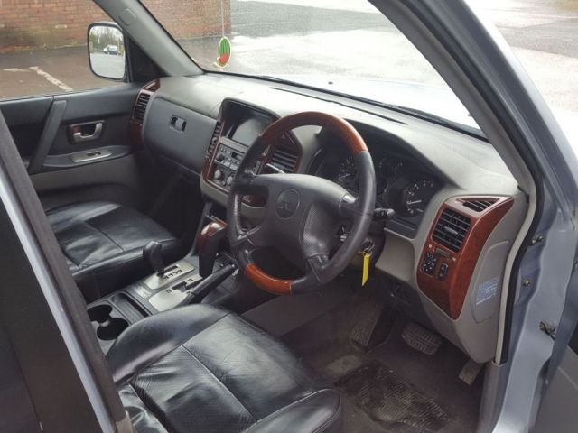 2006 Mitsubishi Shogun 3.2 5d image 6