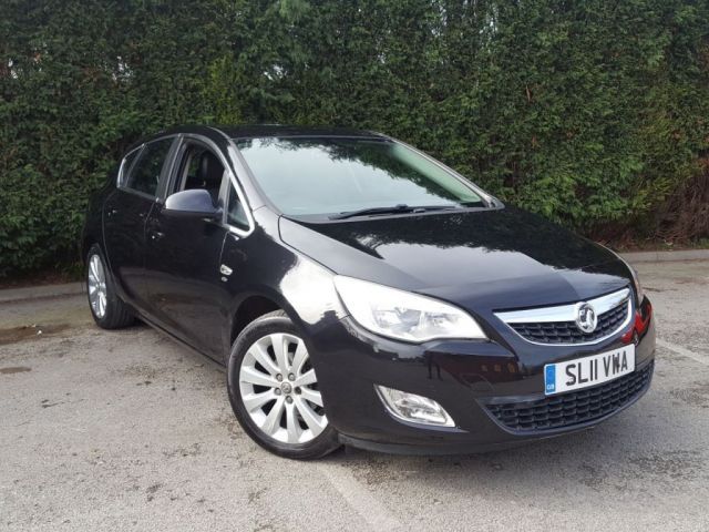 2011 Vauxhall Astra 1.6 5d image 1