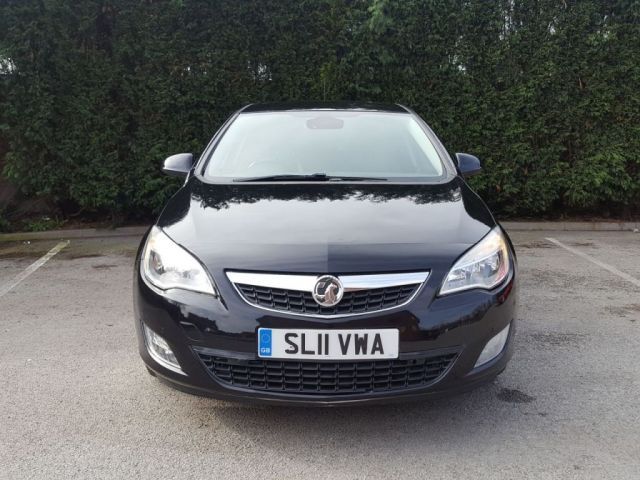2011 Vauxhall Astra 1.6 5d image 2