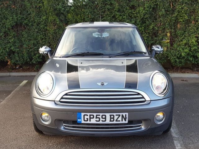 2010 MINI Hatch One 1.4 3d image 2