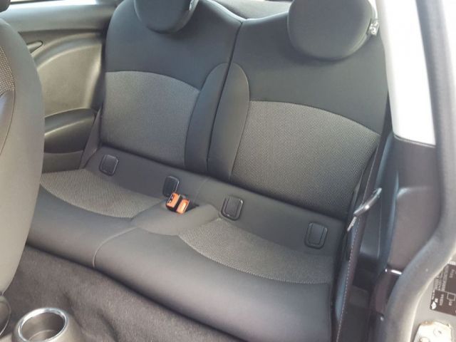 2010 MINI Hatch One 1.4 3d image 10