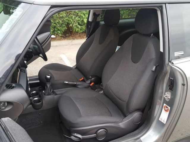 2010 MINI Hatch One 1.4 3d image 11