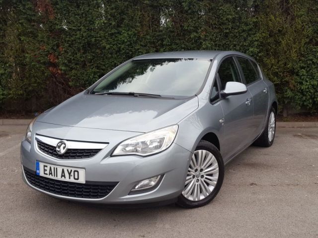 2011 Vauxhall Astra 1.6 5d image 3