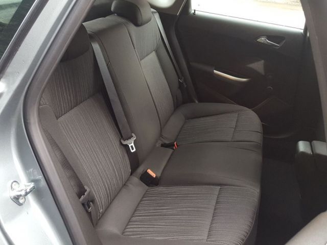 2011 Vauxhall Astra 1.6 5d image 9