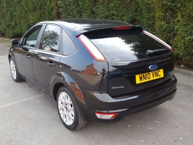 2010 Ford Focus 1.6 Zetec TDCI 5d image 5