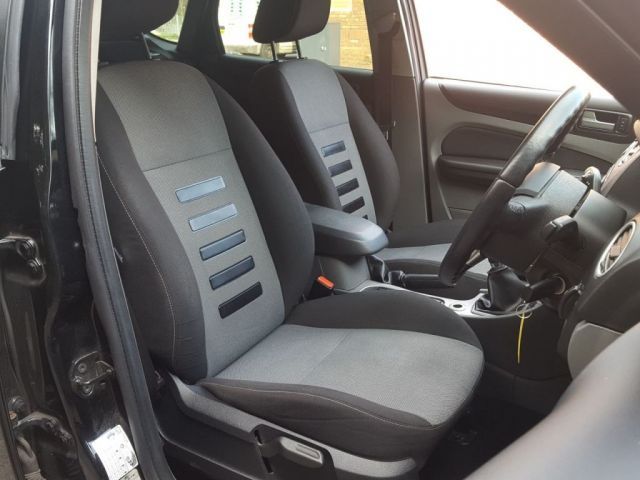 2010 Ford Focus 1.6 Zetec TDCI 5d image 8