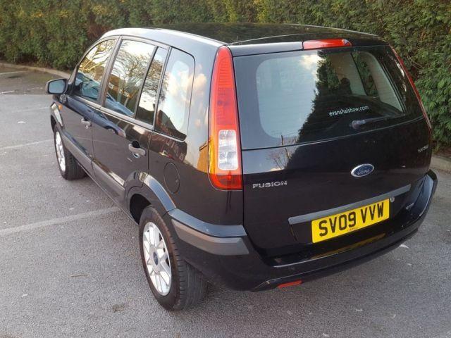 2009 Ford Fusion 1.4 5d image 5