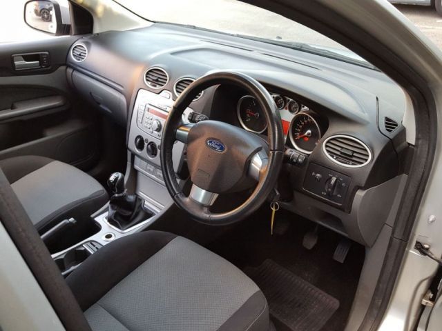 2009 Ford Focus 1.8 Zetec TDCI 5d image 7