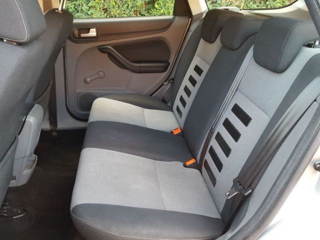 2009 Ford Focus 1.8 Zetec TDCI 5d image 10