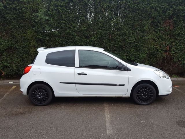 2009 Renault Clio 1.1 Extreme 3d image 5