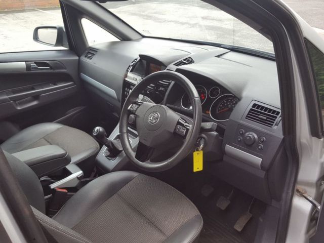 2008 Vauxhall Zafira 1.9 CDTI 5d image 6