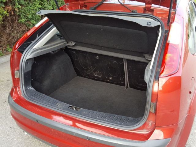 2006 Ford Focus 1.6 Sport 5d image 6