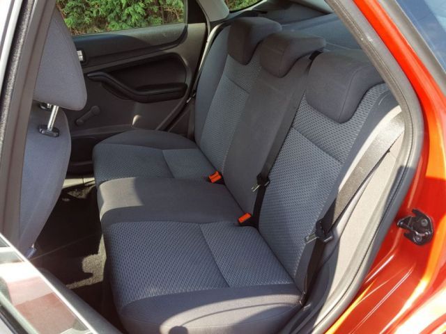 2006 Ford Focus 1.6 Sport 5d image 10