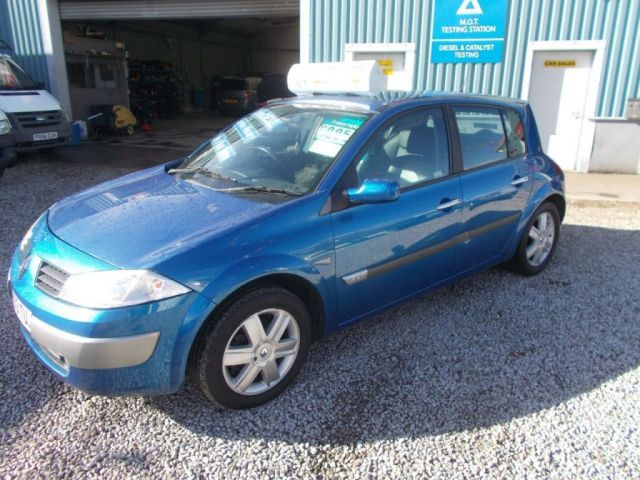 2003 Renault Megane 1.9 DCI 5d image 2