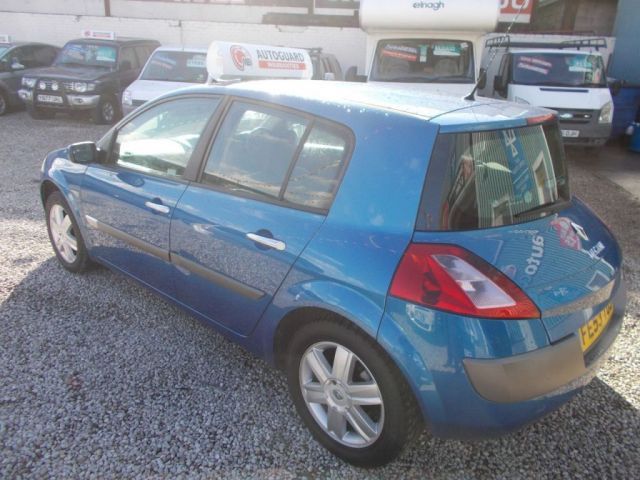 2003 Renault Megane 1.9 DCI 5d image 3