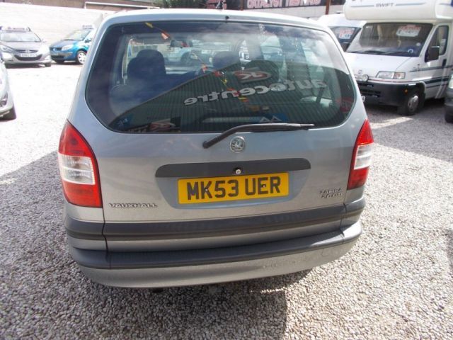 2003 Vauxhall Zafira 2.0 DTI 16V 5d image 4