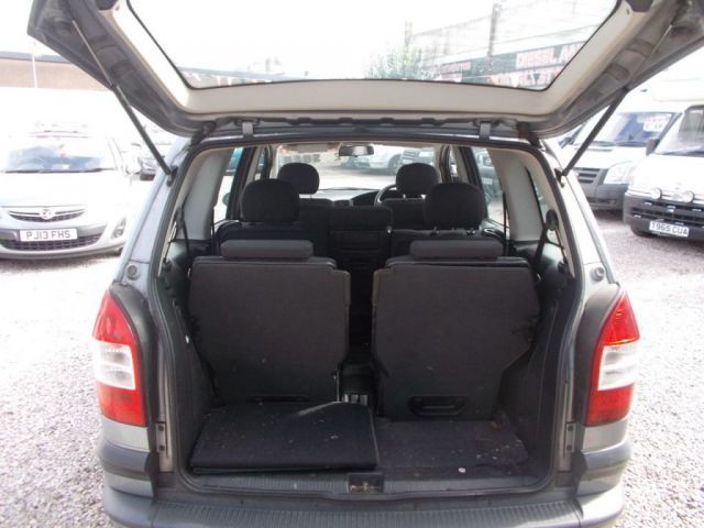 2003 Vauxhall Zafira 2.0 DTI 16V 5d image 6