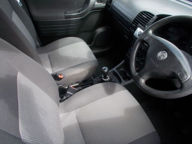 2003 Vauxhall Zafira 2.0 DTI 16V 5d image 9