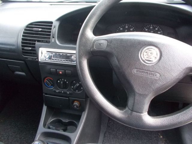 2003 Vauxhall Zafira 2.0 DTI 16V 5d image 10
