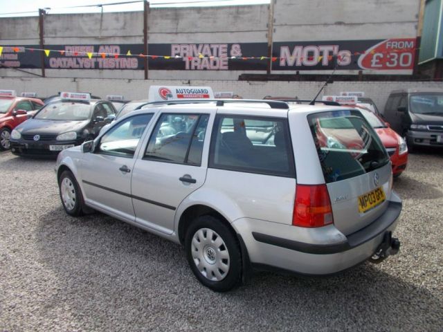 2003 Volkswagen Golf 1.6 S 5d image 3