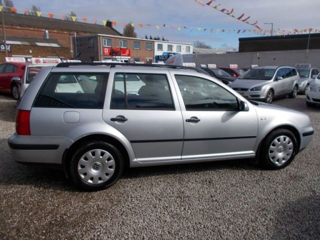 2003 Volkswagen Golf 1.6 S 5d image 5