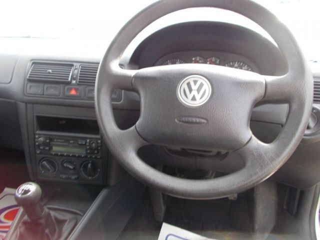2003 Volkswagen Golf 1.6 S 5d image 9