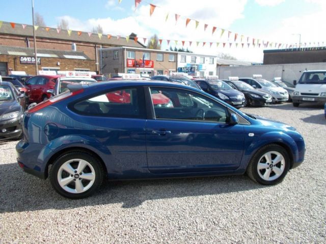 2007 Ford Focus 1.6 Zetec 16V 3d image 4
