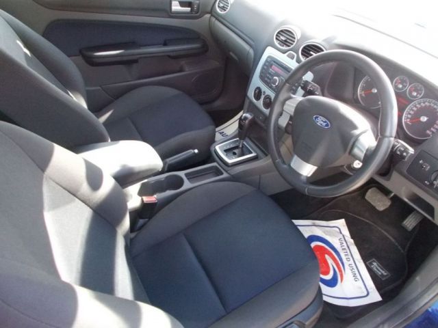 2007 Ford Focus 1.6 Zetec 16V 3d image 8