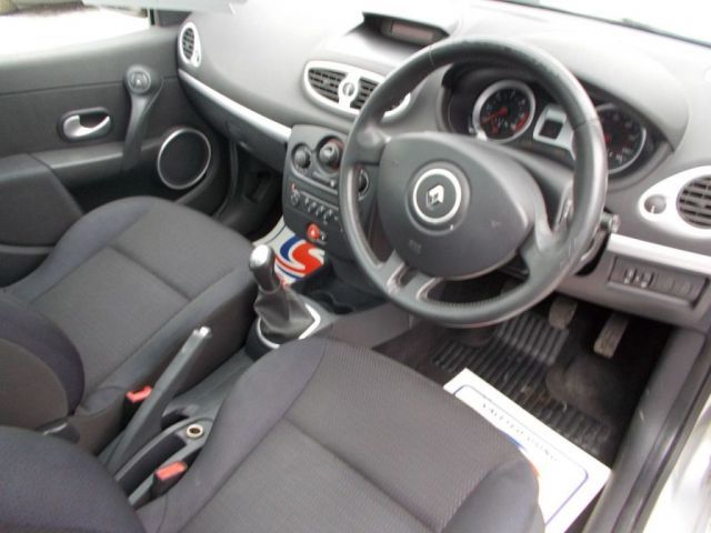 2007 Renault Clio 1.5 DCI 5d image 8