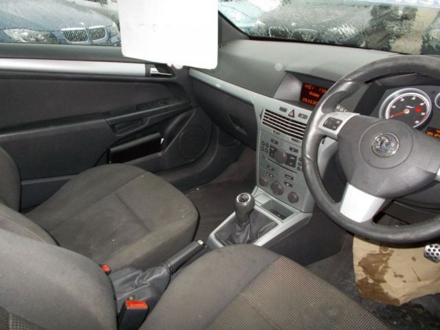 2007 Vauxhall Astra 1.7 SXI CDTI 3d image 8