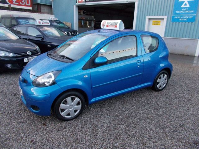 2009 Toyota AYGO 1.0 VVT-I 3d image 2