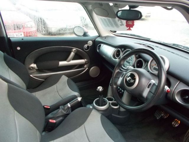 2003 MINI Hatch Cooper S 1.6 3d image 7