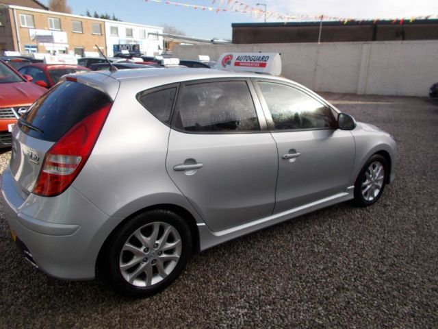 2010 Hyundai i30 1.6 CRDI 5d image 4