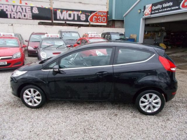 2011 Ford Fiesta 1.2 Zetec 3d image 2