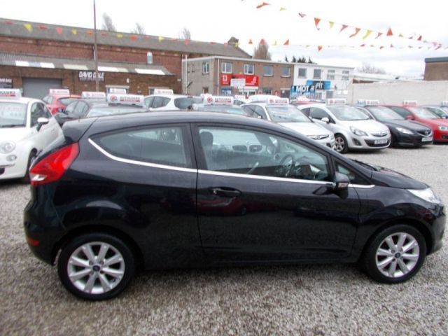 2011 Ford Fiesta 1.2 Zetec 3d image 4