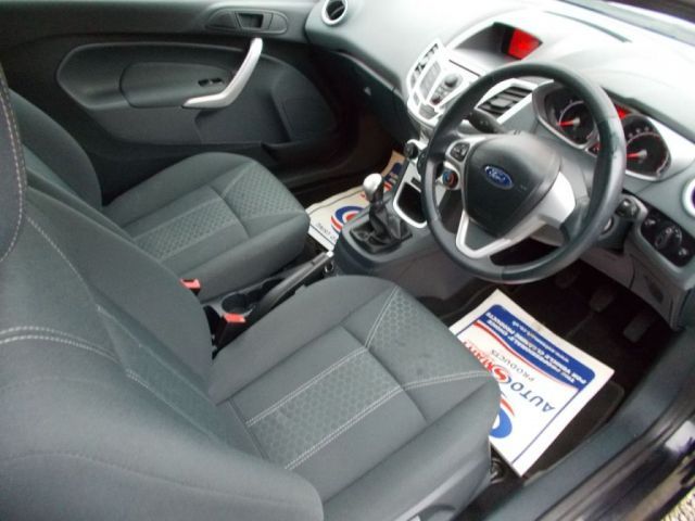2011 Ford Fiesta 1.2 Zetec 3d image 8