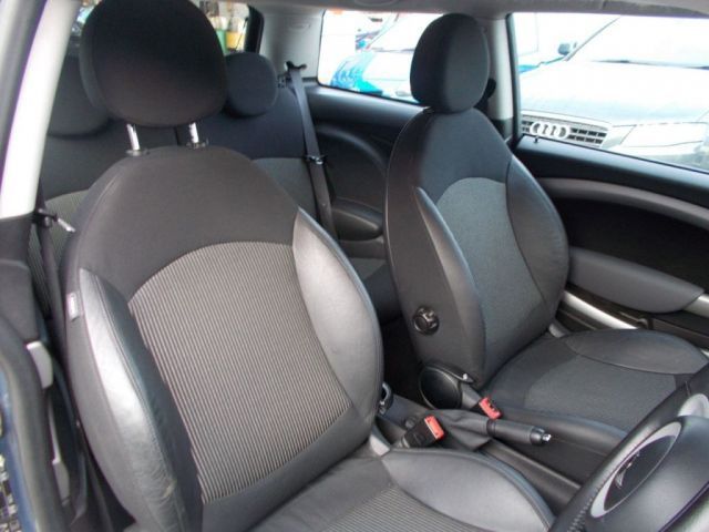 2009 MINI Hatch Cooper D 1.6 3d image 6