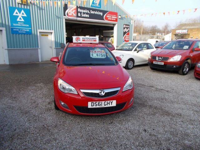 2011 Vauxhall Astra 1.4 5d image 1