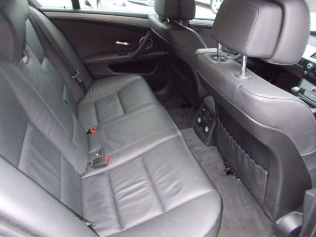 2009 BMW 5 Series 2.0 520D M Sport 4d image 8